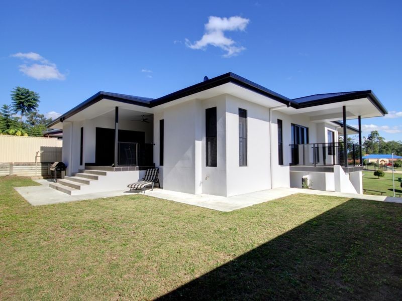 9 Hellman Street, Molendinar QLD 4214