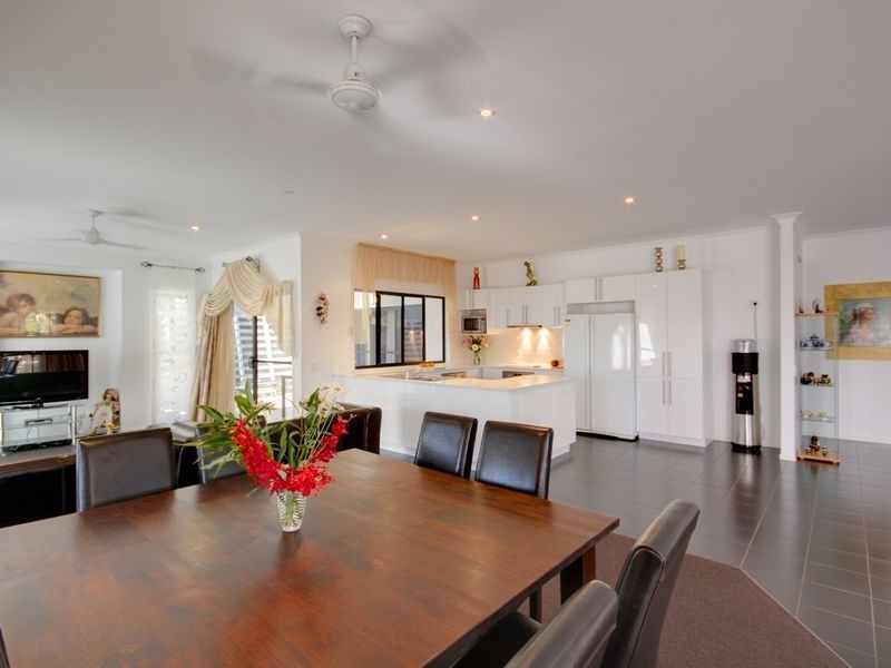 9 Hellman Street, Molendinar QLD 4214