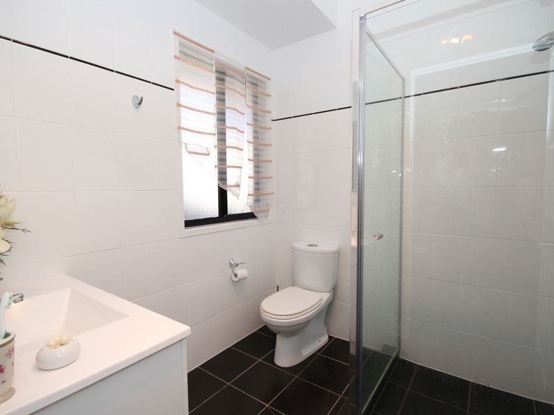 9 Hellman Street, Molendinar QLD 4214