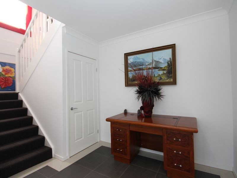 9 Hellman Street, Molendinar QLD 4214