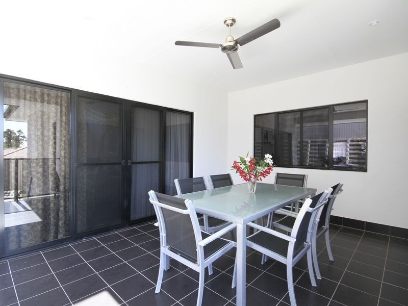 9 Hellman Street, Molendinar QLD 4214