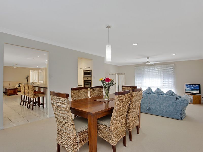 3 Redstone Court, Carrara QLD 4211