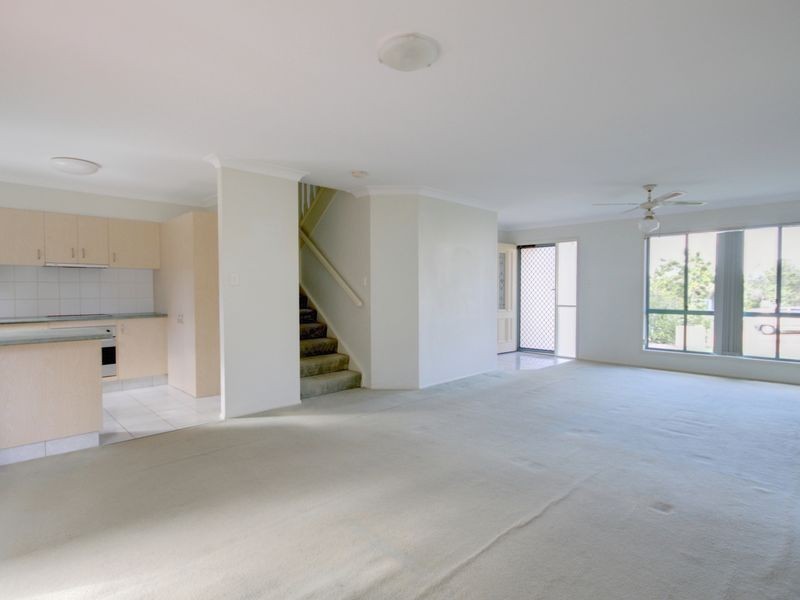 40 Clear River Boulevard, Ashmore QLD 4214