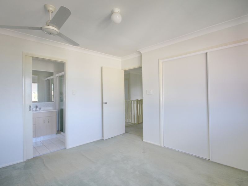 40 Clear River Boulevard, Ashmore QLD 4214
