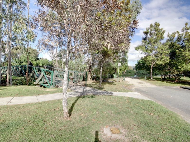 40 Clear River Boulevard, Ashmore QLD 4214