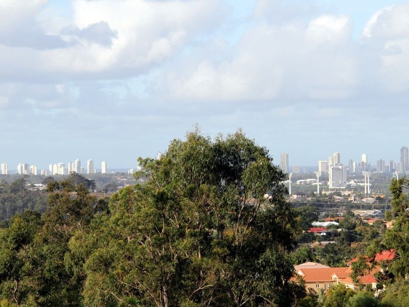 39 Tara Vista Boulevard, Highland Park QLD 4211