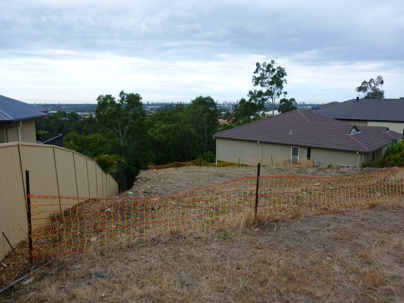 39 Tara Vista Boulevard, Highland Park QLD 4211