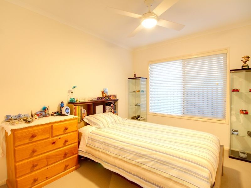 8 Abbey Rose Way, Nerang QLD 4211