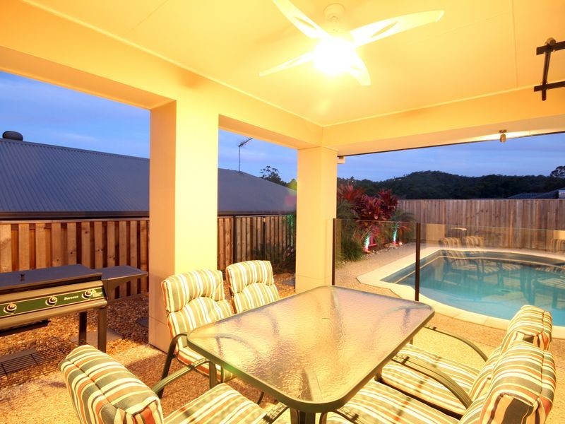 8 Abbey Rose Way, Nerang QLD 4211