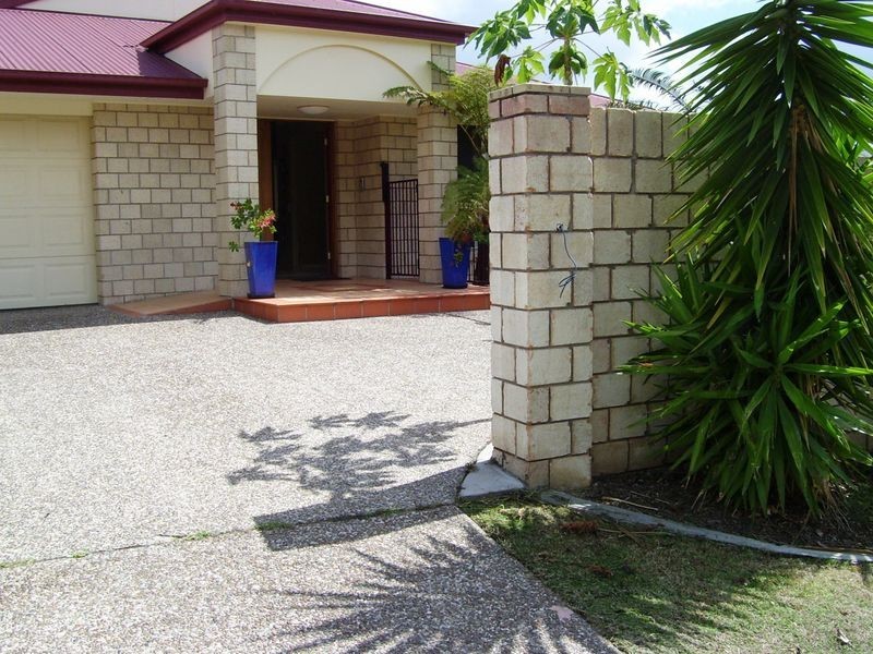 13 Marriott Way, Highland Park QLD 4211