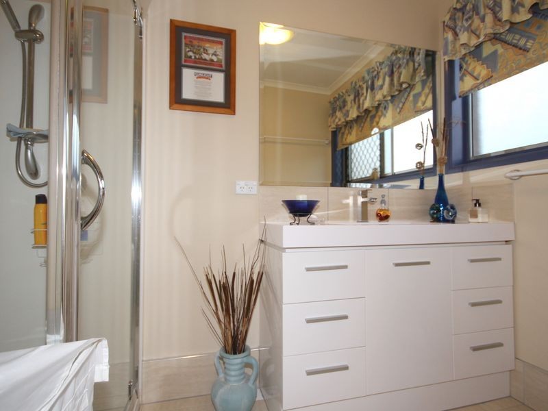 11 Riverlea Waters Drive, Nerang QLD 4211