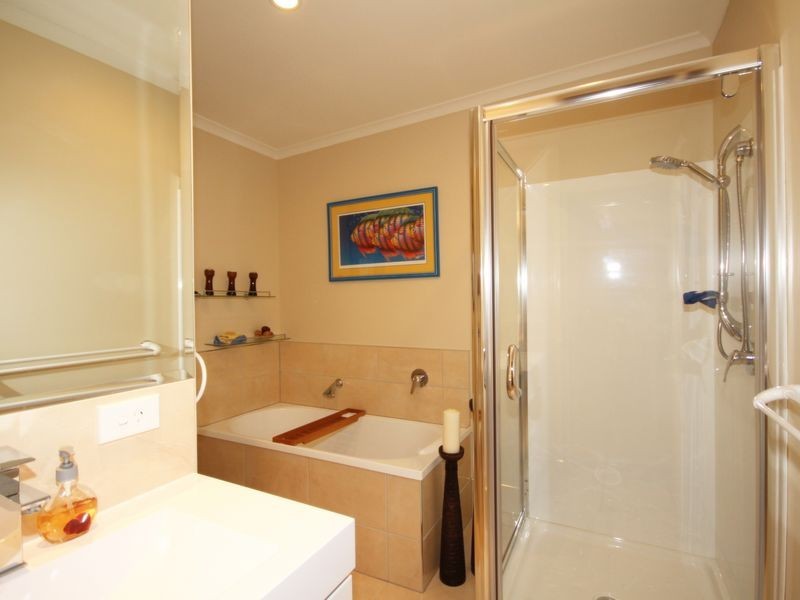 11 Riverlea Waters Drive, Nerang QLD 4211