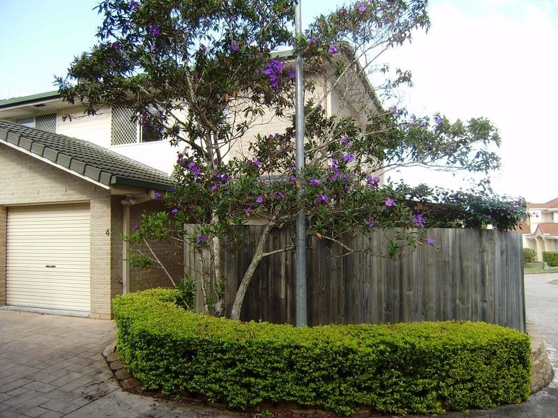 4/4 Bushmead Street, Nerang QLD 4211
