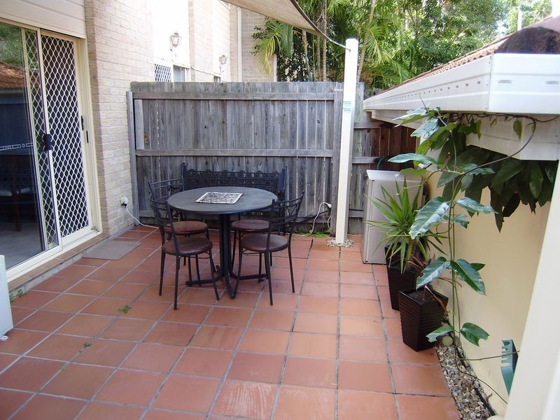 4/4 Bushmead Street, Nerang QLD 4211