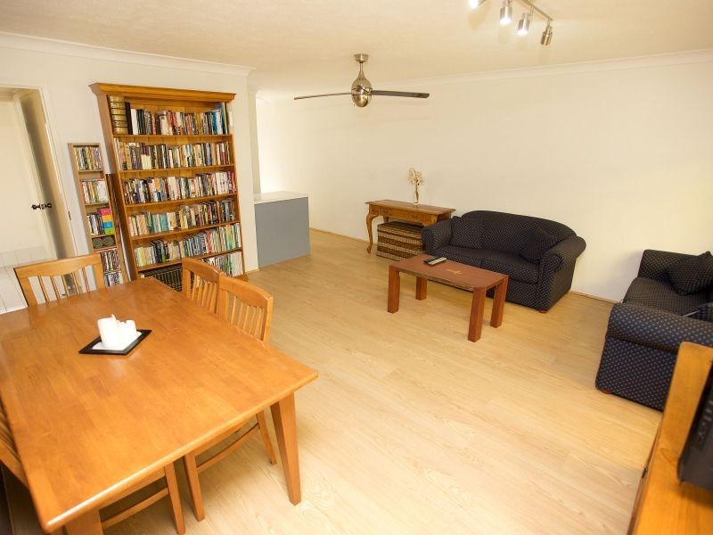 11/1A Mcleod Street, Highland Park QLD 4211