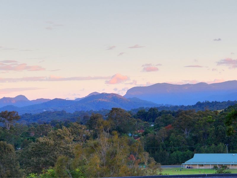 26 Summit Crescent, Carrara QLD 4211