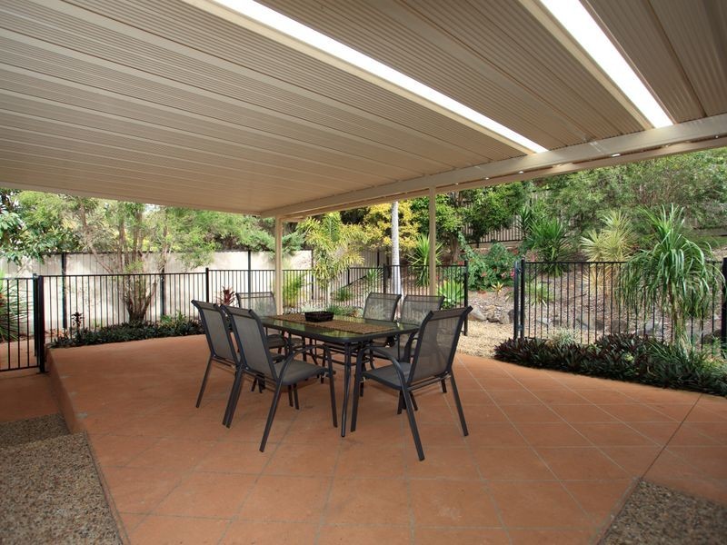 68 Renfrew Drive, Highland Park QLD 4211