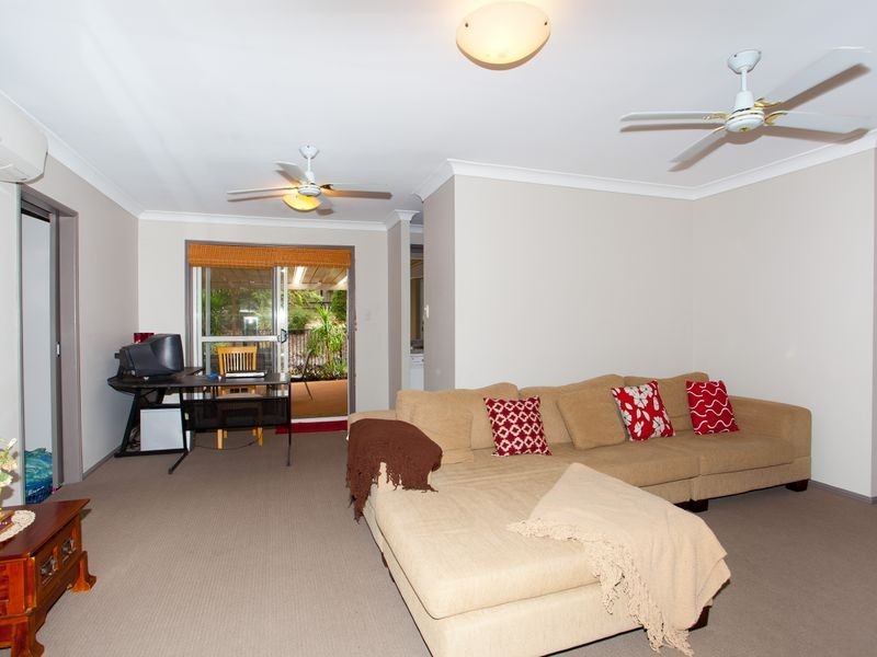 68 Renfrew Drive, Highland Park QLD 4211