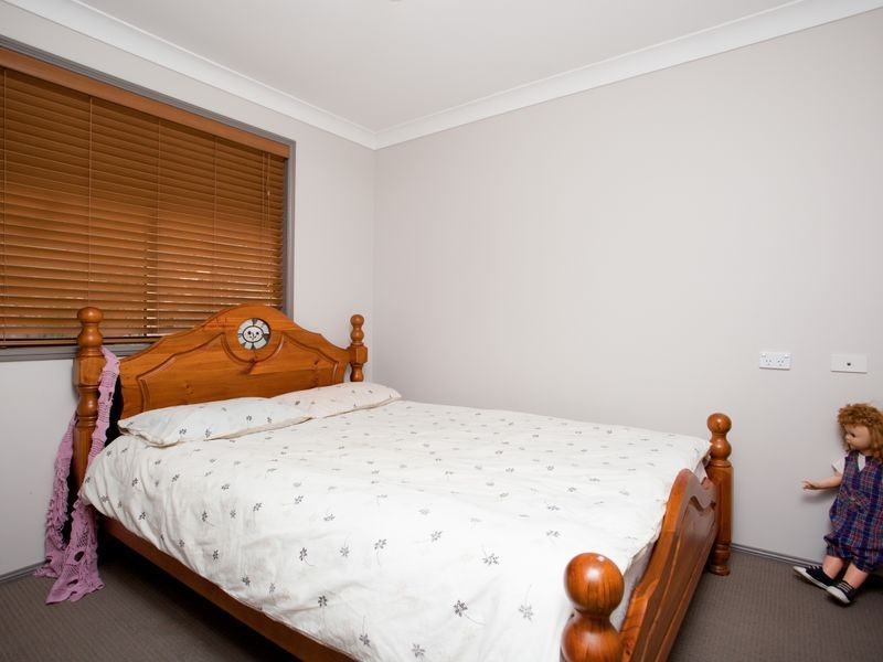 68 Renfrew Drive, Highland Park QLD 4211