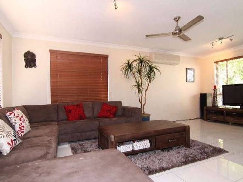 6 Coolawin Place, Nerang QLD 4211