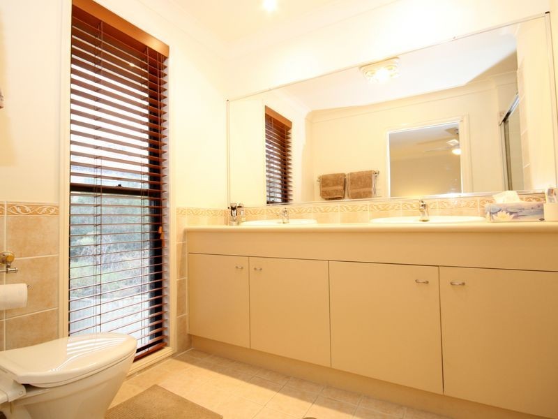 28 Marriott Way, Highland Park QLD 4211