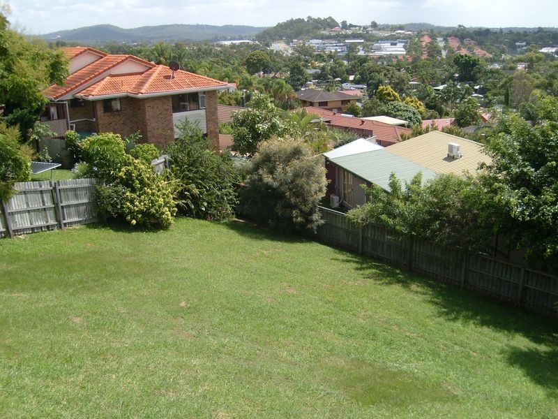 24 Explorers Way, Highland Park QLD 4211