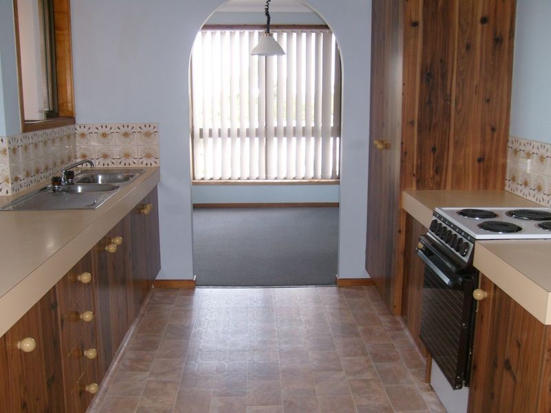 24 Explorers Way, Highland Park QLD 4211