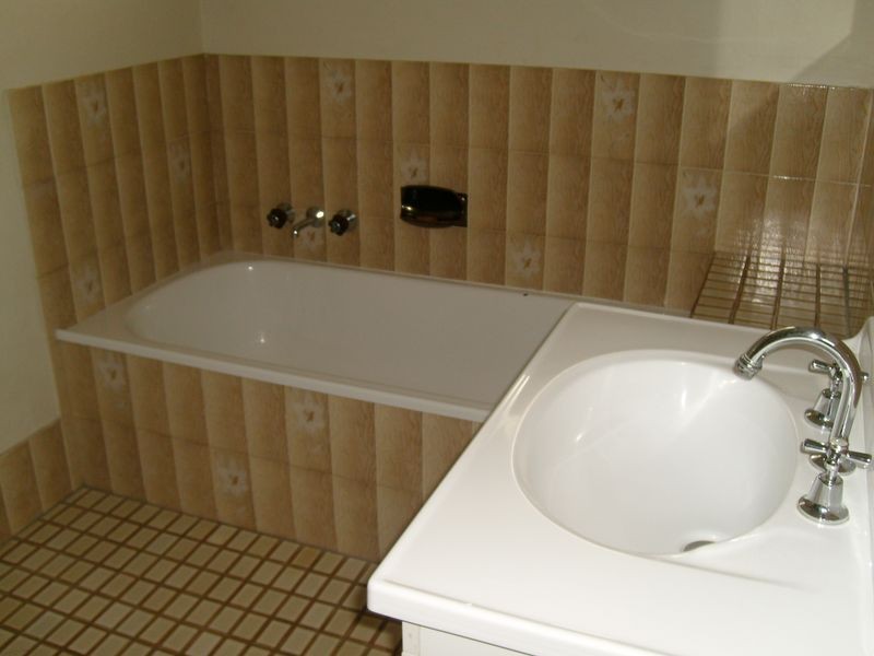 24 Explorers Way, Highland Park QLD 4211