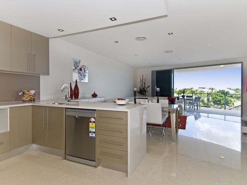 1-24 ‘Quay Views’ Emerald Lakes Drive, Carrara QLD 4211
