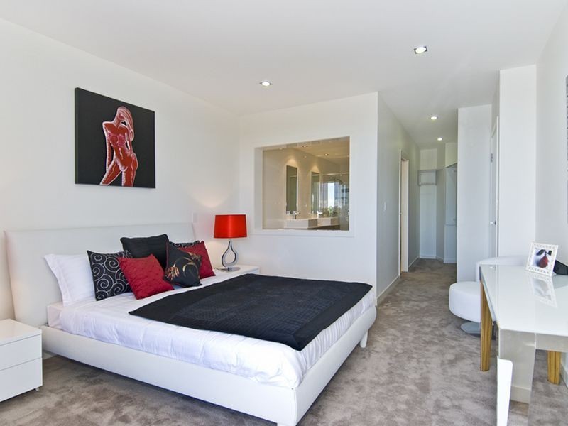 1-24 ‘Quay Views’ Emerald Lakes Drive, Carrara QLD 4211