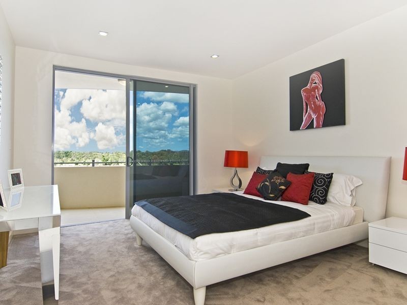 1-24 ‘Quay Views’ Emerald Lakes Drive, Carrara QLD 4211