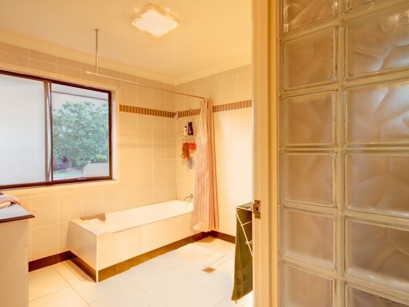 171 Alexander Drive, Highland Park QLD 4211