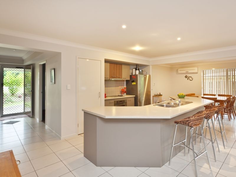8 Kelsey Circuit, Nerang QLD 4211