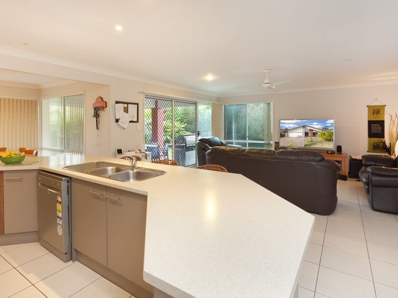 8 Kelsey Circuit, Nerang QLD 4211