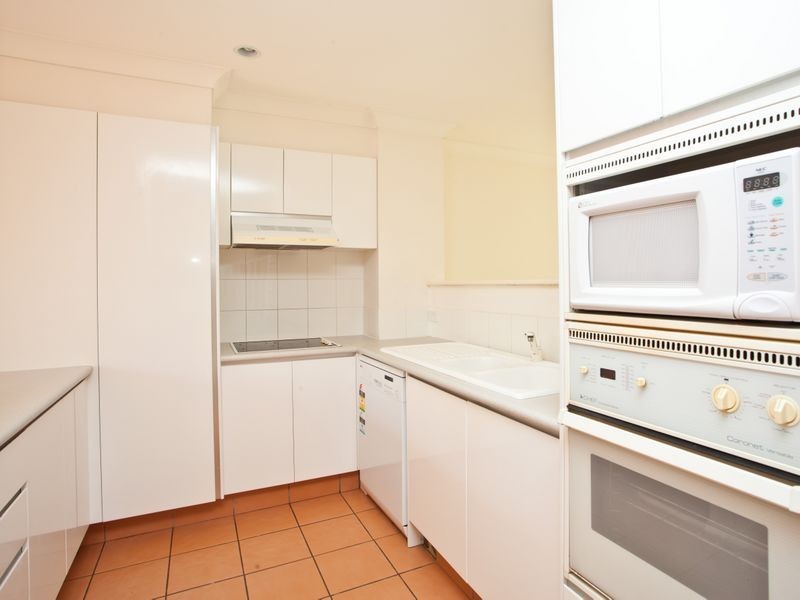 6/152 Palm Meadows Drive, Carrara QLD 4211