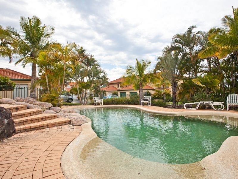 6/152 Palm Meadows Drive, Carrara QLD 4211