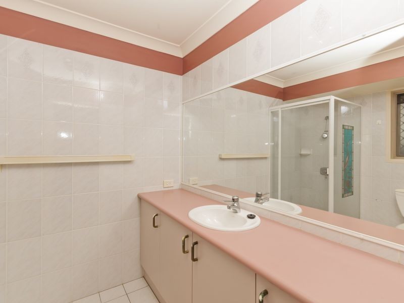 77 Chisholm Road, Carrara QLD 4211