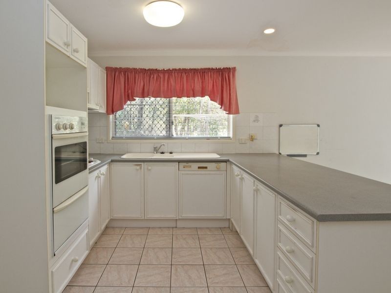 27 Ben Lomond Drive, Highland Park QLD 4211