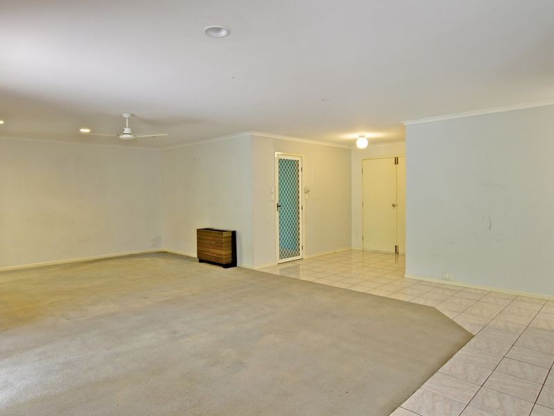 27 Ben Lomond Drive, Highland Park QLD 4211