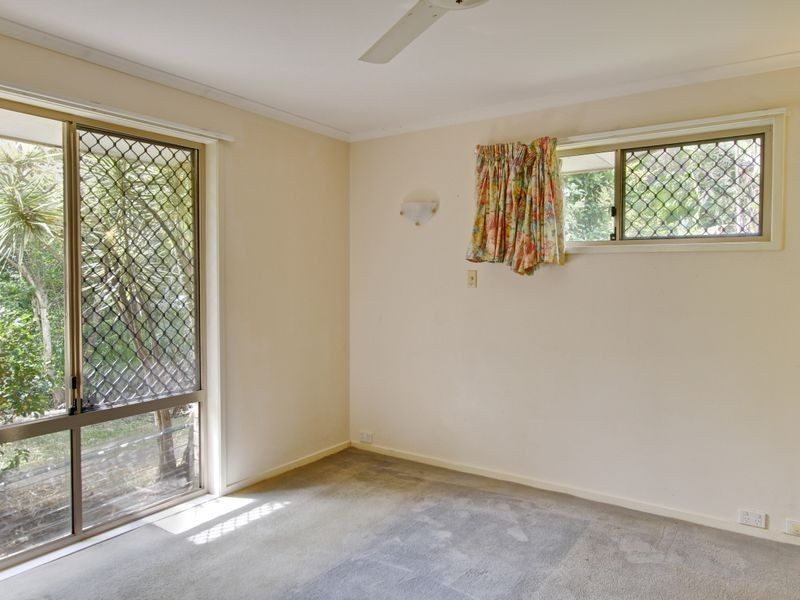 27 Ben Lomond Drive, Highland Park QLD 4211