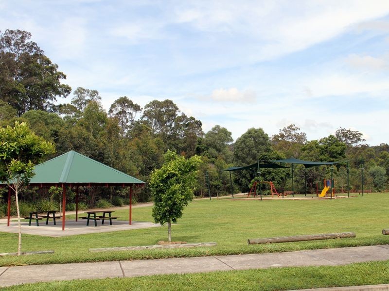 4 Bush Knoll Place, Mount Nathan QLD 4211