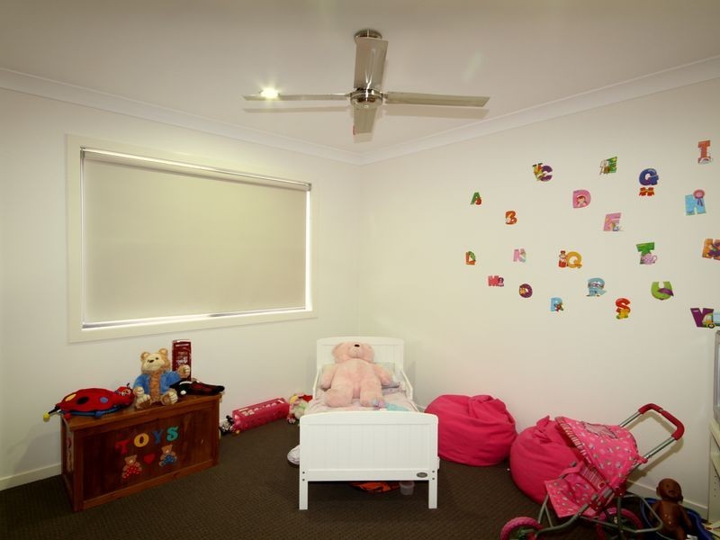 2/17 The Locale, Nerang QLD 4211