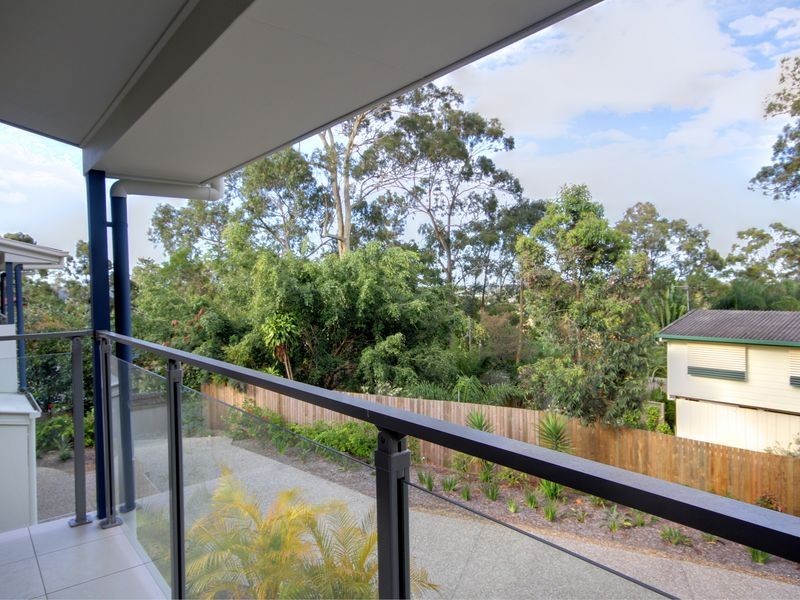 2/17 The Locale, Nerang QLD 4211