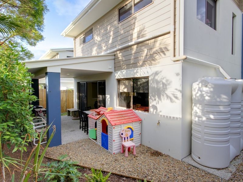 2/17 The Locale, Nerang QLD 4211