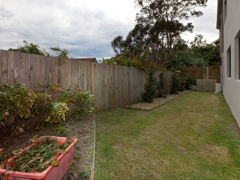 2/17 The Locale, Nerang QLD 4211