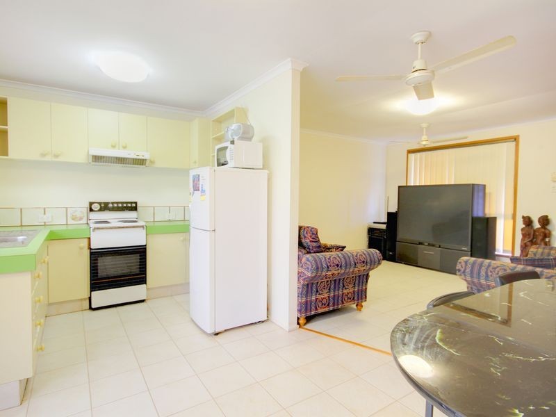 8 Plum Parade, Nerang QLD 4211