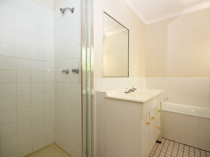 1/12 Wirth Terrace, Highland Park QLD 4211