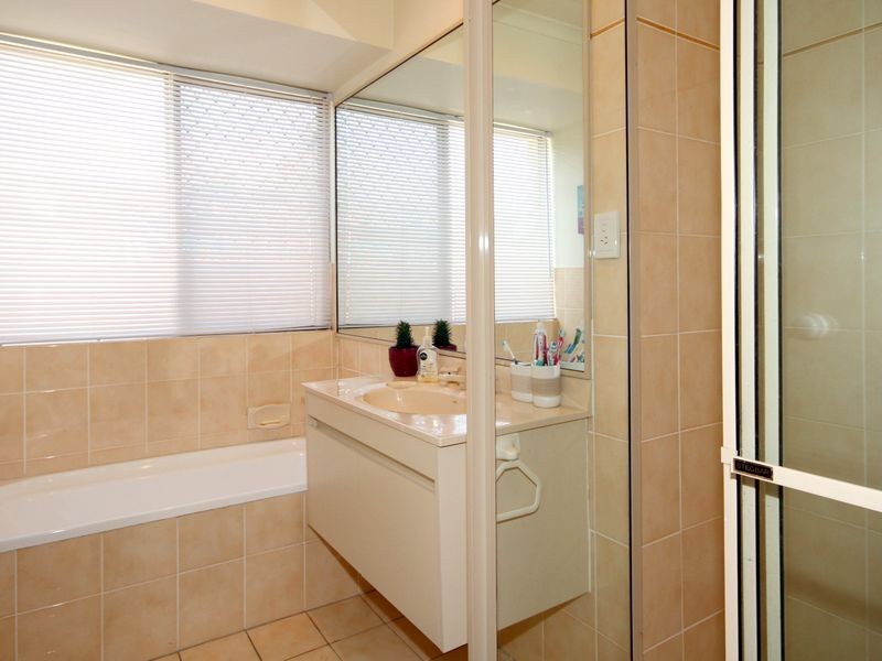 8 Aurora Crescent, Worongary QLD 4213