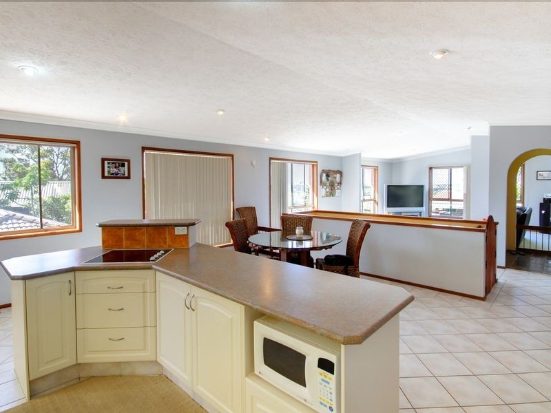 4 Jindabyne Court, Highland Park QLD 4211