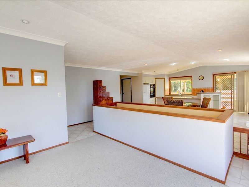 4 Jindabyne Court, Highland Park QLD 4211